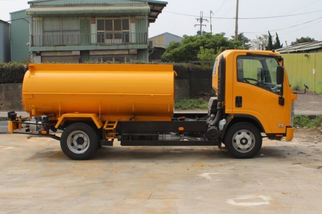 小型灑水車SW400 - 大來重工有限公司